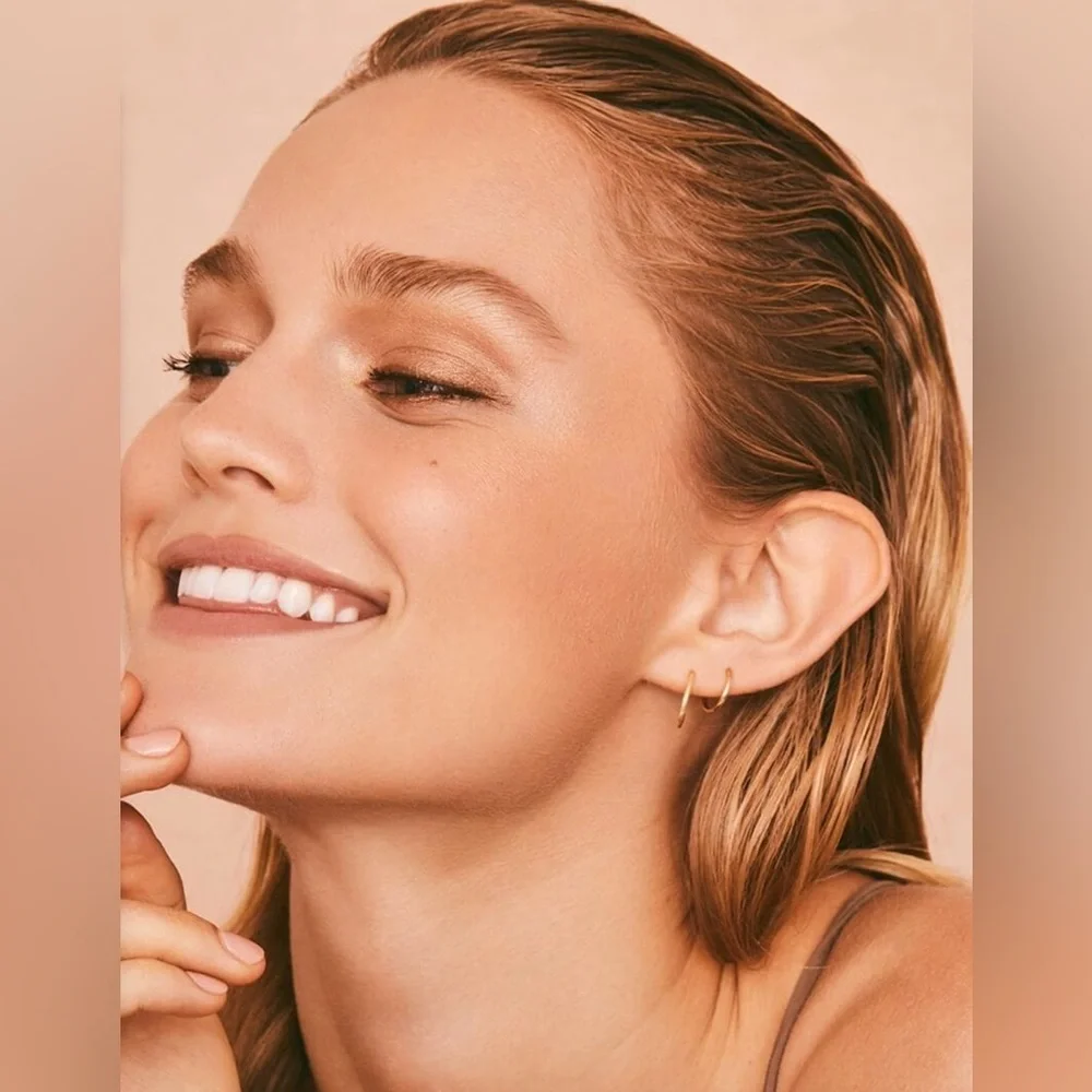 Flower Beauty Shimmer & Strobe Highlighting Palette in Soft Shimmery Shades NEW - Picture 5 of 5